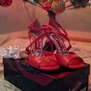 SOLD Tangolera Size 38 with 9-inch heels